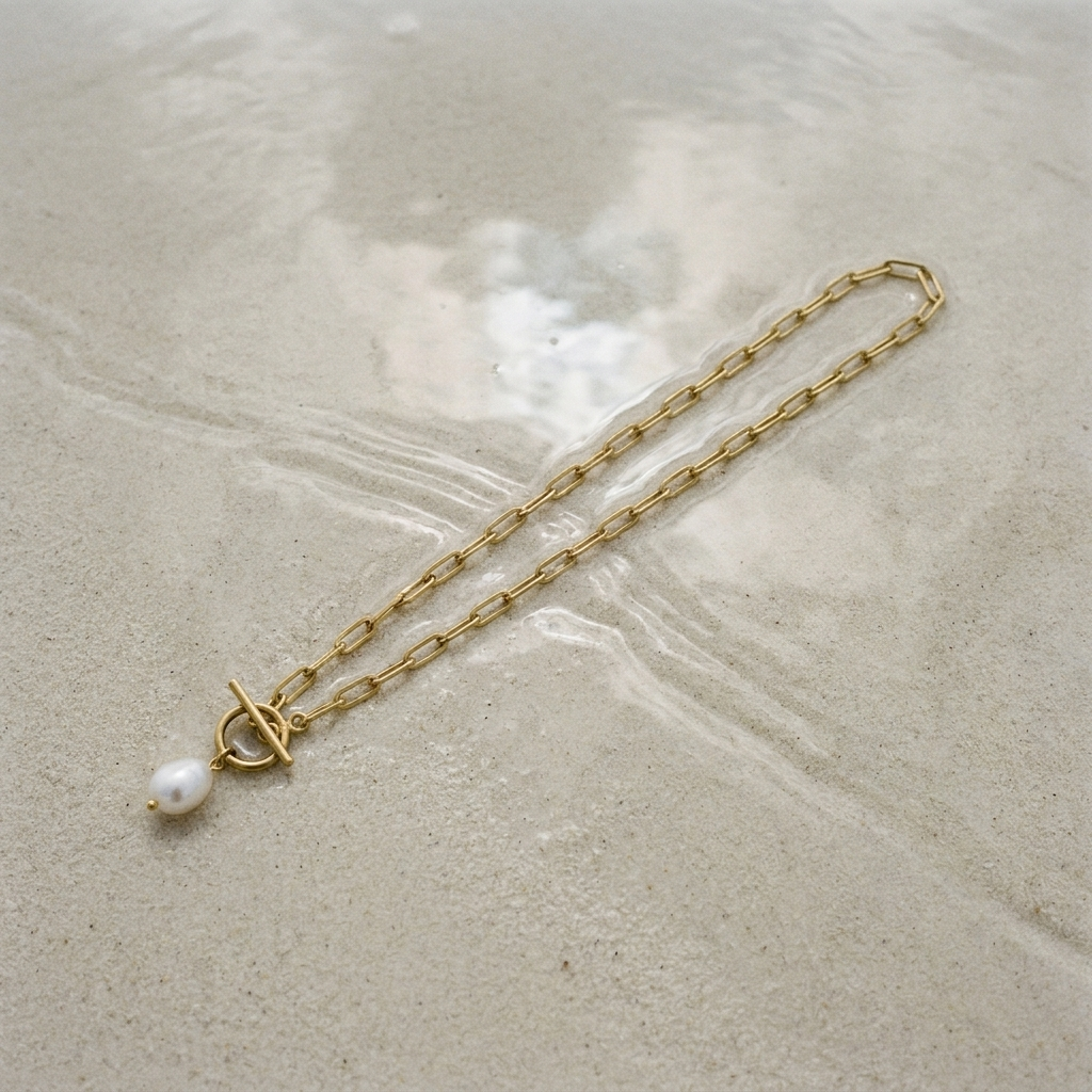 Perla — Pearl Toggle Necklace
