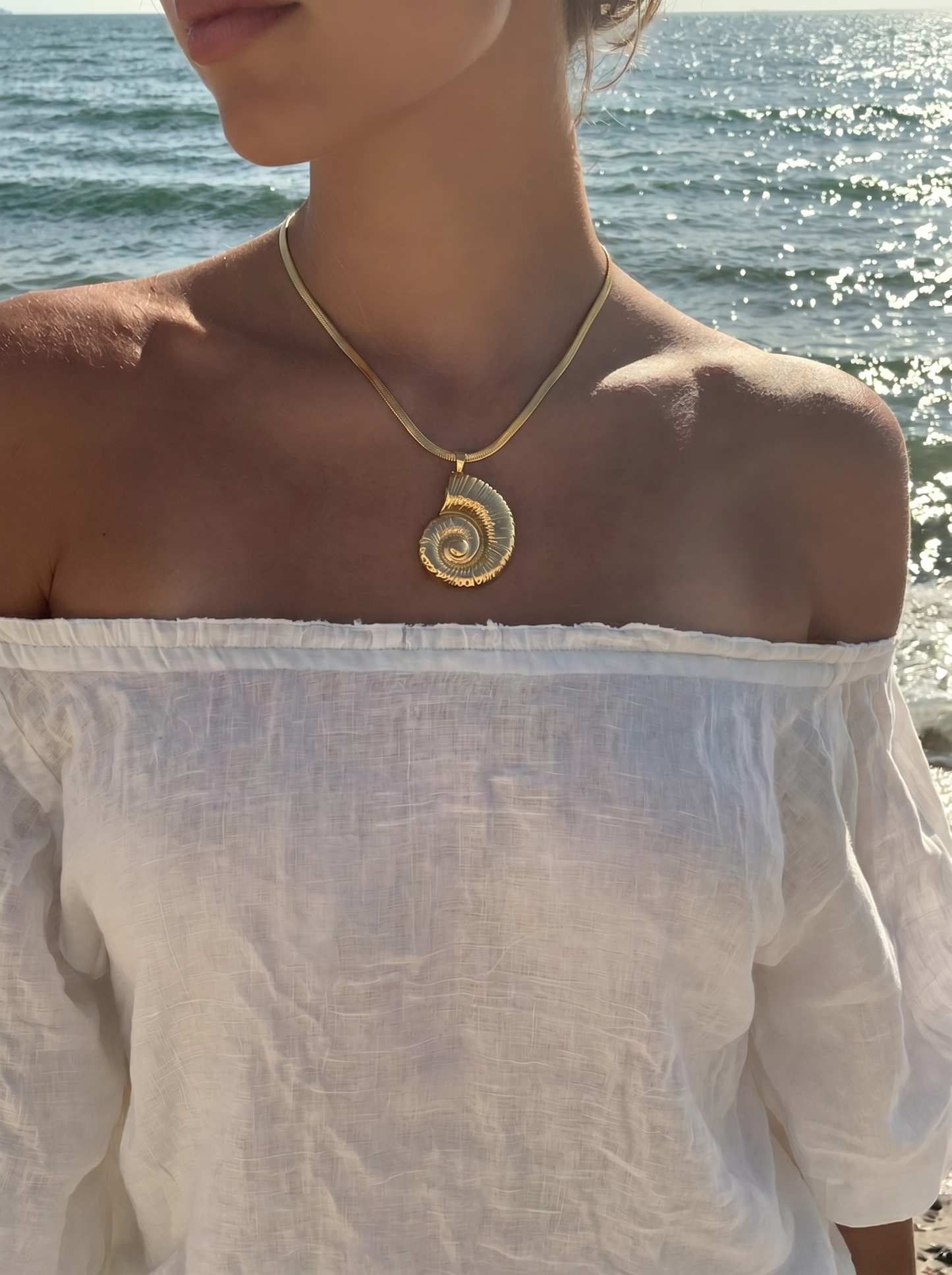 Sirène — Mermaid & Conch Pendant Necklace